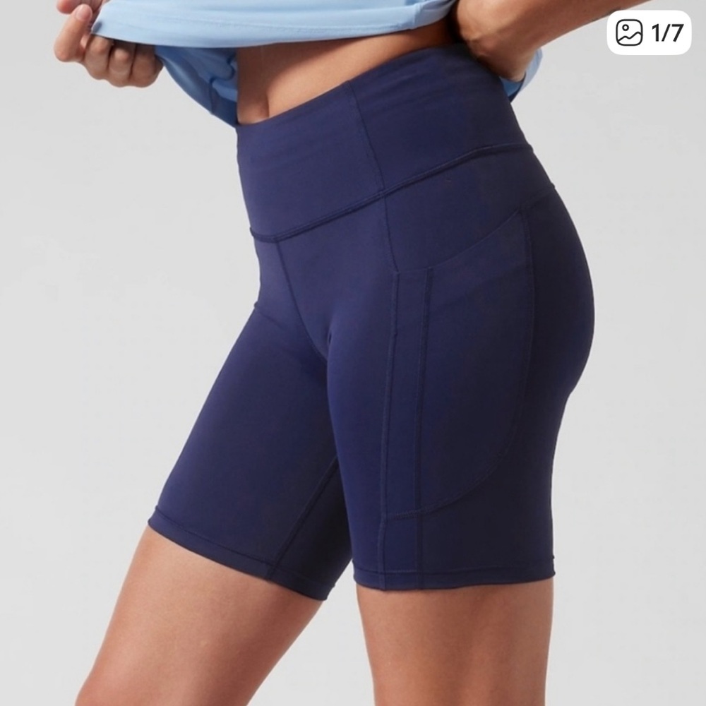 Athleta ultimate stash pocket bike shorts 7"